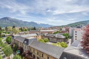 Modern 1br with terrace and a breathtaking view in Annecy